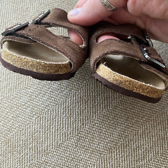 Stride Rite Suede Leo Sandals with Velcro Straps for Baby. Dark Brown. Size 4. - Picture 8 of 16